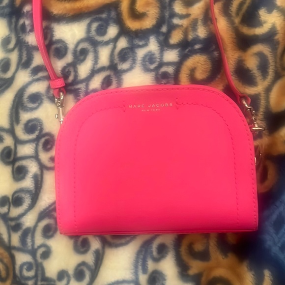 Marc Jacobs Handbags - Limited editions NWOT Bubble gum pink Marc Jacob crossbody bag ..